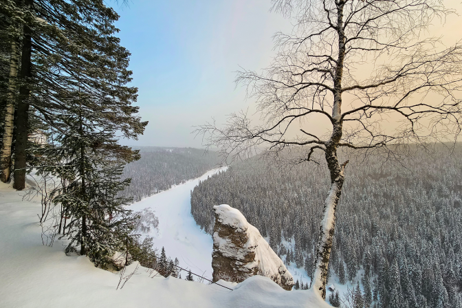 Река зимой